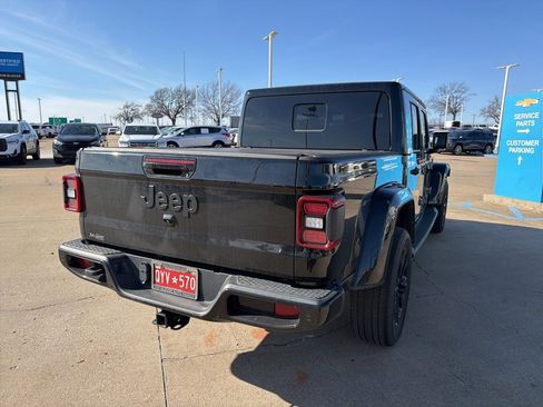 Used 2023 Jeep Gladiator Overland image 6
