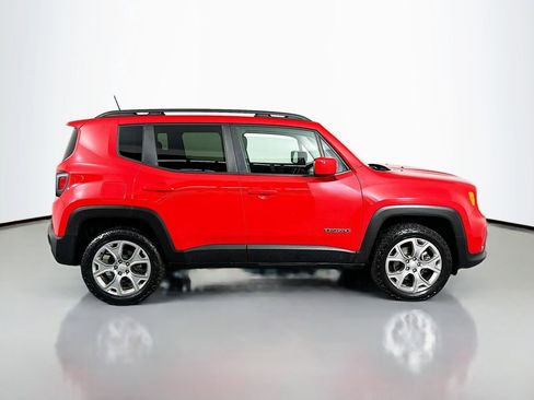 Used 2019 Jeep Renegade Latitude w/ Popular Equipment Group image 9