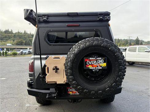 Used 2017 Toyota Tacoma TRD Off-Road w/ Tow Package (A/T) image 8