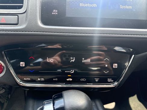 Used 2018 Honda HR-V EX image 35