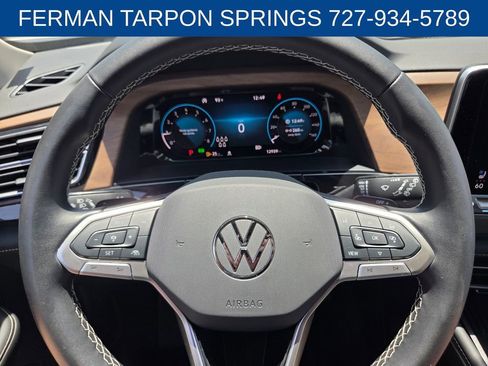Used 2025 Volkswagen Atlas SE AWD/4WD image 29
