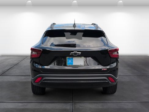 Used 2025 Chevrolet Trax RS FWD image 7