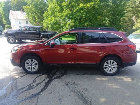 Used 2017 Subaru Outback 2.5i Premium AWD/4WD image 1