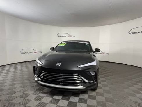 Used 2024 Buick Envista Preferred w/ Convenience I Package image 3