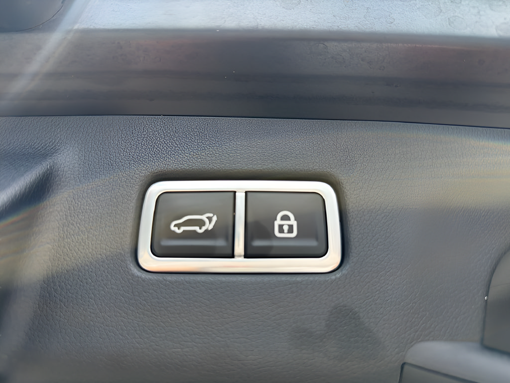 Used 2023 Kia Sorento EX FWD image 13