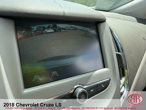 Used 2018 Chevrolet Cruze LS FWD image 24