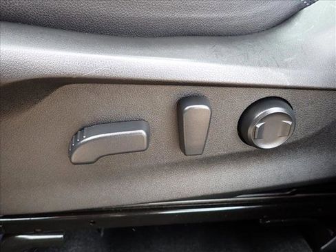 Used 2021 Subaru Forester Premium image 14