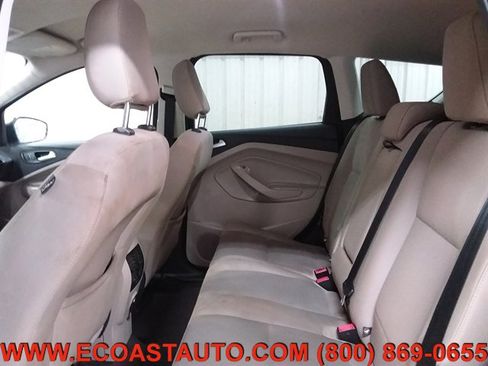 Used 2019 Ford Escape SE image 12