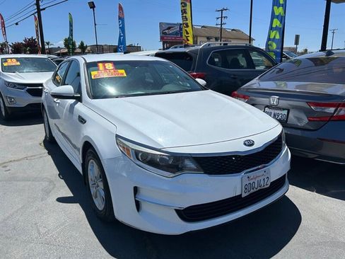 Used 2018 Kia Optima LX FWD image 2