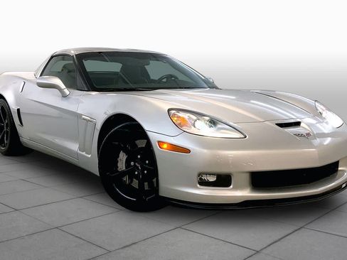 Used 2013 Chevrolet Corvette Grand Sport w/ 2LT Preferred Equipment Group RWD image 2