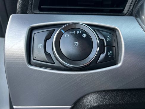 Used 2020 Ford Mustang Premium RWD image 18