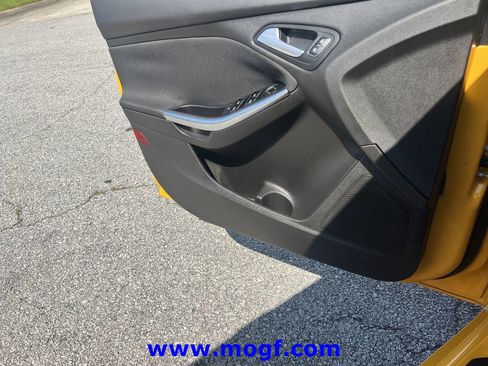 Used 2016 Ford Focus ST w/ Equipment Group 402A FWD image 19