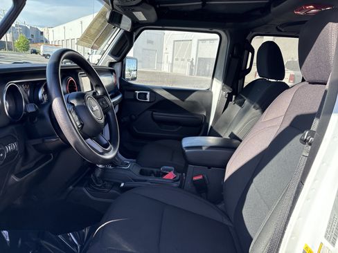 Used 2021 Jeep Wrangler Unlimited Sport AWD/4WD image 18