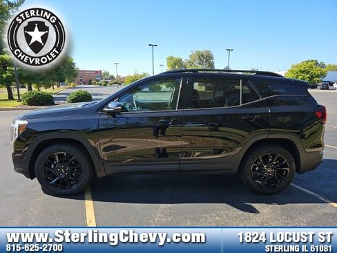 Used 2023 GMC Terrain SLT w/ Elevation Edition image 8