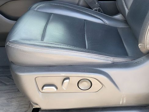 Used 2022 GMC Yukon XL Denali image 21