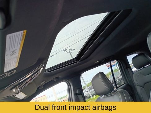 Used 2023 Jeep Grand Cherokee Altitude AWD/4WD image 21