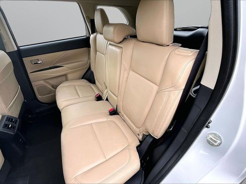 Used 2020 Mitsubishi Outlander GT image 18