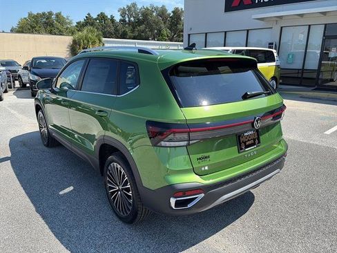 New 2025 Volkswagen Taos SE image 4