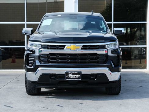 Used 2023 Chevrolet Silverado 1500 LT w/ Z71 Off-Road Package AWD/4WD image 3