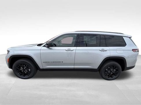 New 2026 Jeep Grand Cherokee L 2WD image 3