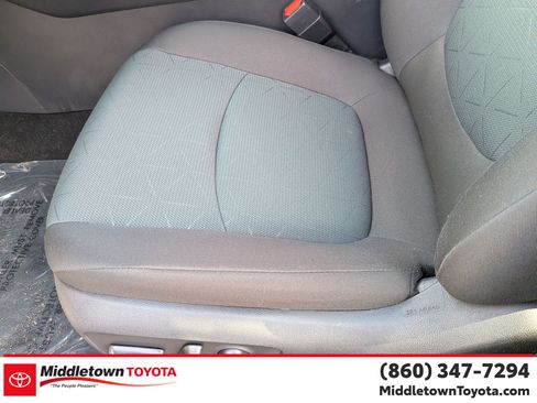 Certified 2025 Toyota RAV4 XLE AWD/4WD image 15
