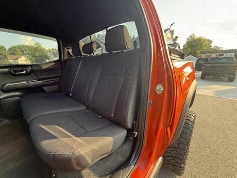 Used 2016 Toyota Tacoma TRD Off-Road w/ Towing Package AWD/4WD image 16