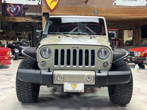 Used 2018 Jeep Wrangler Unlimited Sahara w/ Mopar Chrome Edition Group AWD/4WD image 3