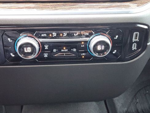 Used 2025 GMC Sierra 1500 Elevation image 18