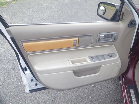 Used 2006 Lincoln Zephyr FWD image 26