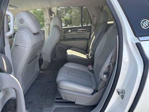 Used 2014 Buick Enclave Leather FWD image 12