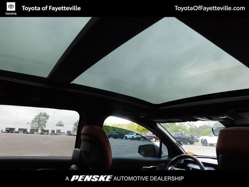 Used 2023 Kia Sportage SX image 6