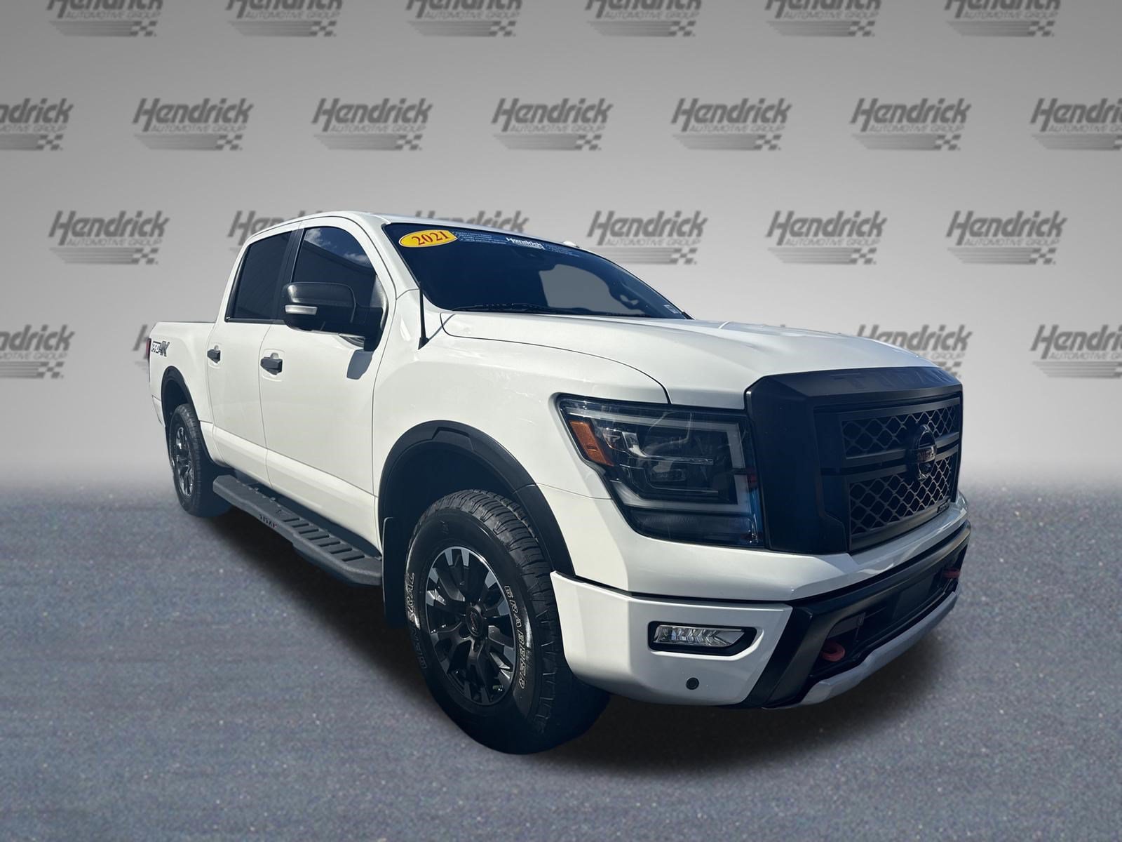 Used 2021 Nissan Titan PRO-4X w/ Pro-4x Convenience Package AWD/4WD image 2