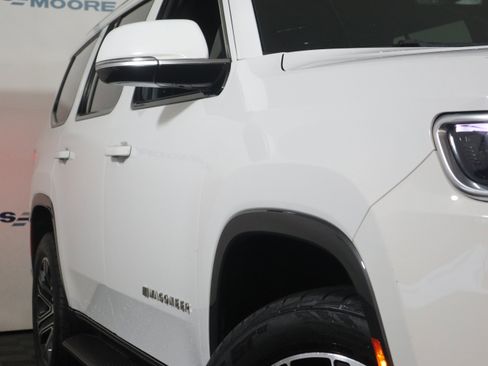 Used 2022 Jeep Wagoneer Series III image 3