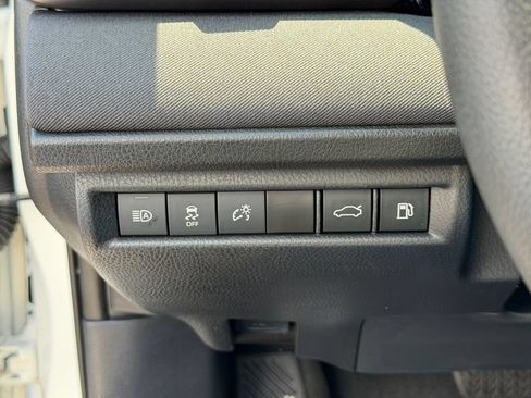 Used 2025 Toyota Camry LE FWD image 31