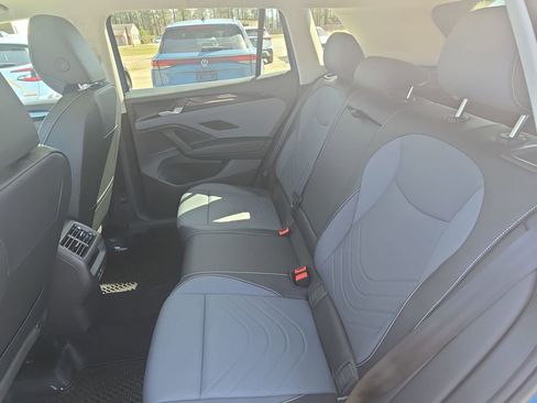 New 2026 Volkswagen Tiguan SE image 34