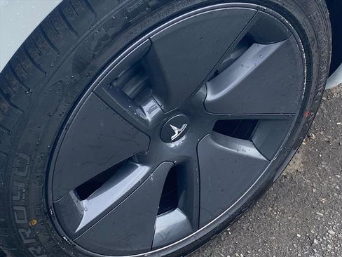 Used 2023 Tesla Model 3 Standard Range image 22