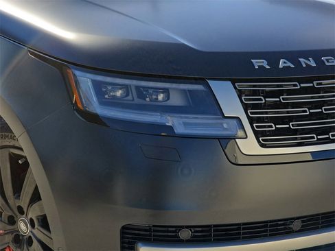 Certified 2024 Land Rover Range Rover SE image 33
