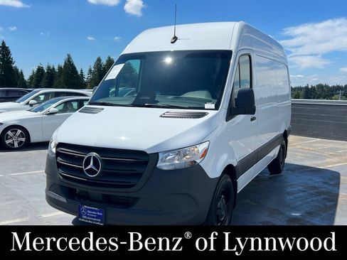 Used 2025 Mercedes-Benz Sprinter 2500 image 5