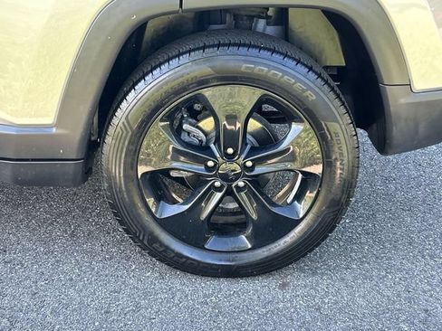Used 2020 Jeep Compass Latitude AWD/4WD image 11