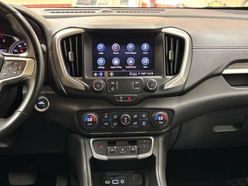 Used 2024 GMC Terrain SLT AWD/4WD image 14