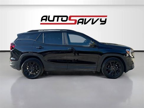 Used 2024 GMC Terrain SLE w/ Driver Convenience Package image 8