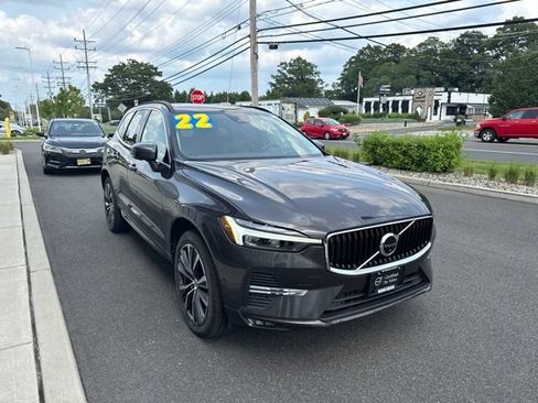 Certified 2022 Volvo XC60 B5 Momentum w/ Advanced Package AWD/4WD image 6