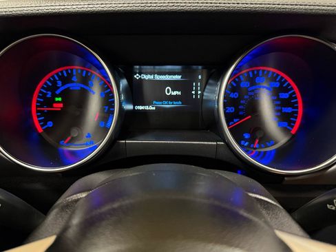 Used 2022 Ford Mustang GT Premium w/ Black Accent Package RWD image 15