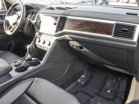 Used 2021 Volkswagen Atlas SE image 35