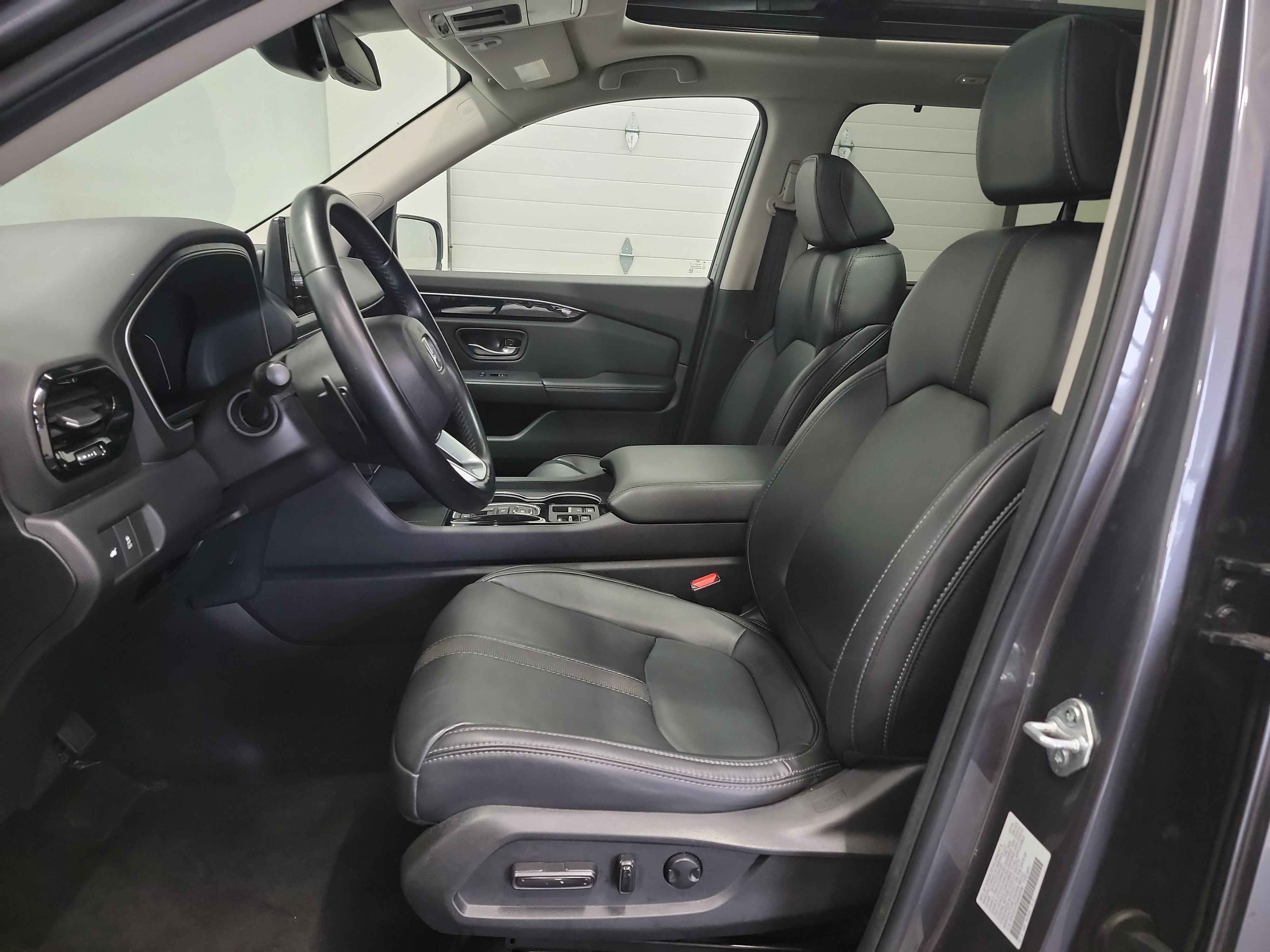 Certified 2025 Honda Pilot Touring image 12