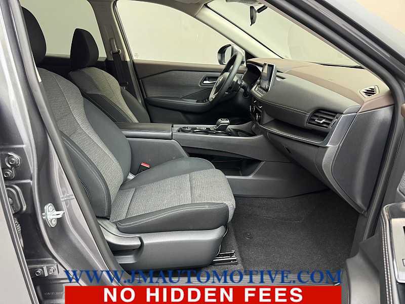 Used 2023 Nissan Rogue SV AWD/4WD image 19