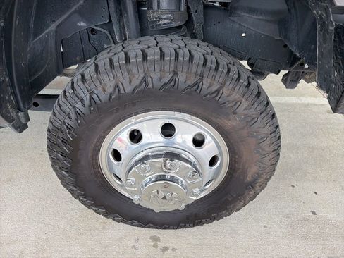 Used 2025 RAM 3500 Limited image 12