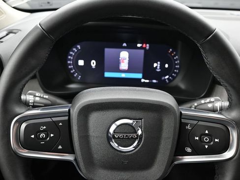 Used 2023 Volvo XC40 B5 Ultimate w/ Protection Package Premier AWD/4WD image 11