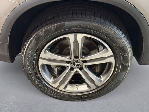 Used 2019 Mercedes-Benz GLC 300 4MATIC image 7