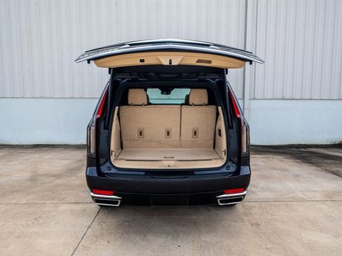 Certified 2022 Cadillac Escalade Premium Luxury image 7